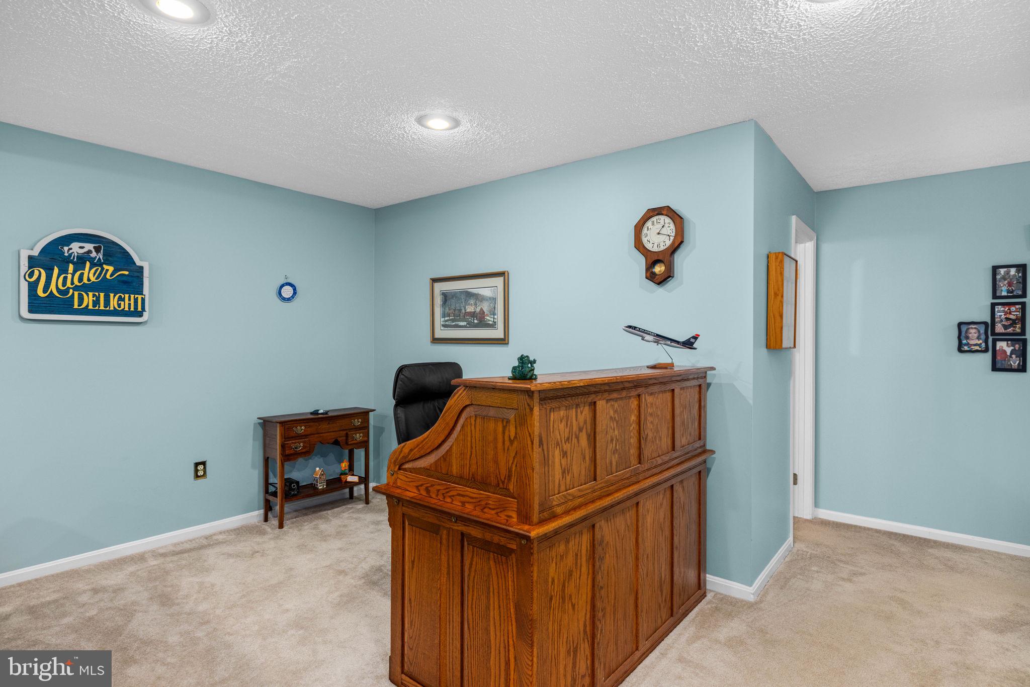 LAKE BRADDOCK - Residential