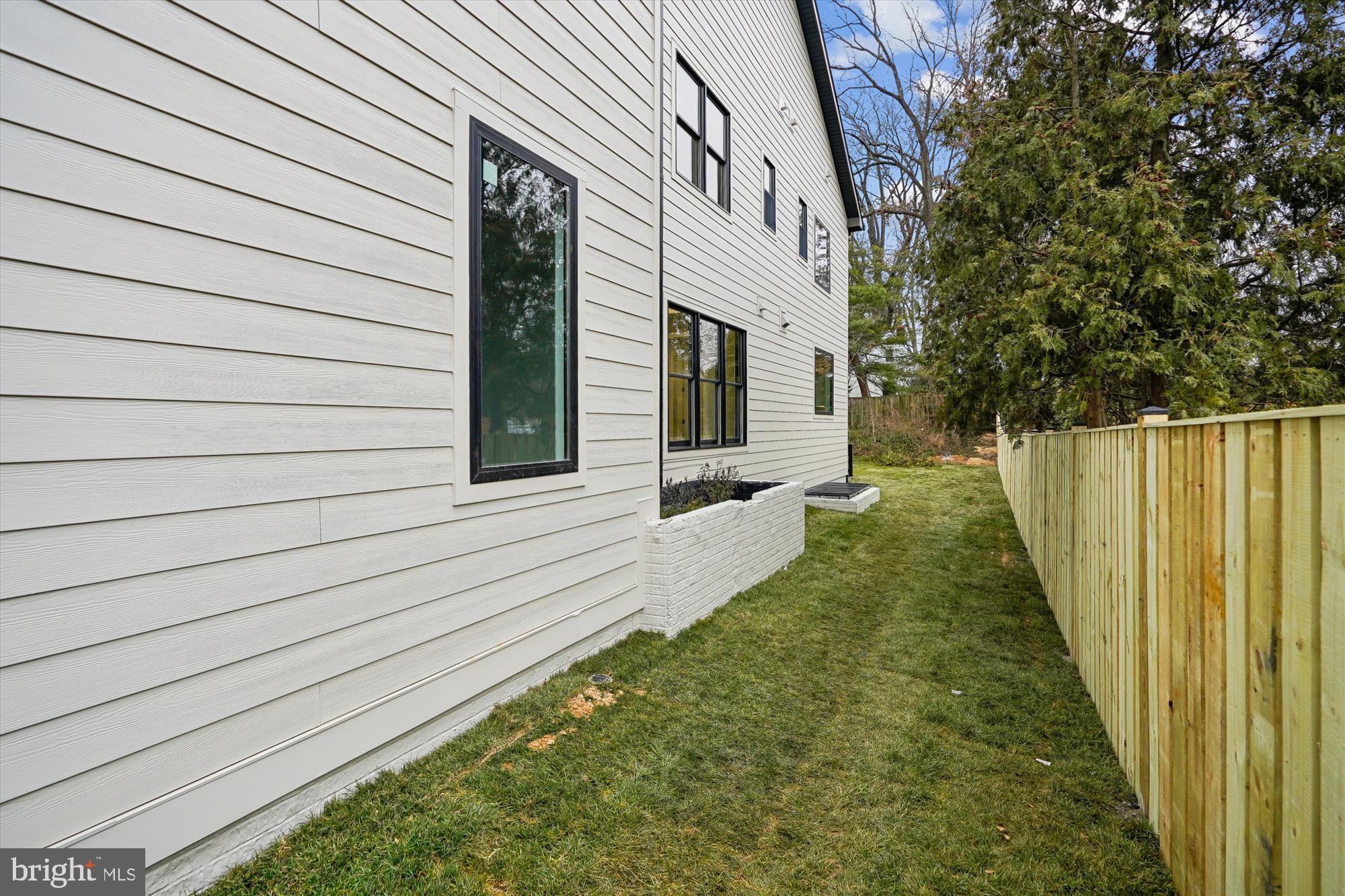 BRILYN PARK - Residential