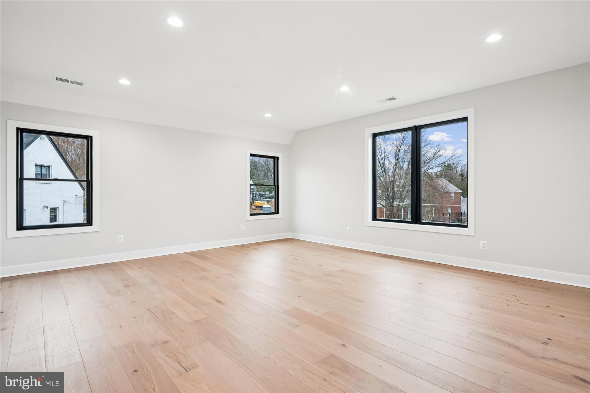 BRILYN PARK - Residential