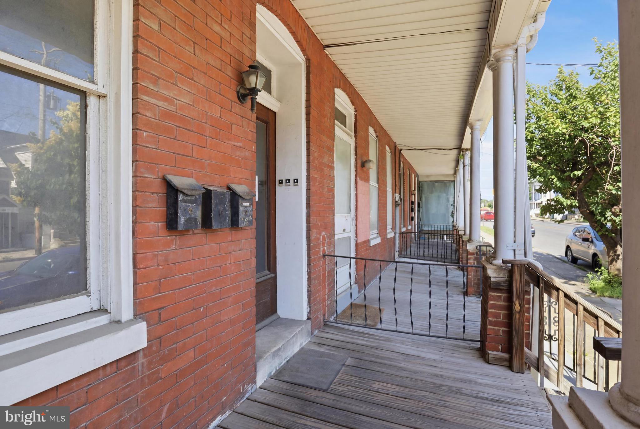 827 E PROSPECT STREET