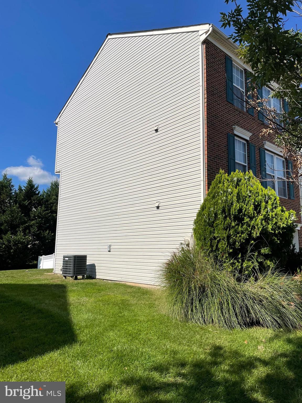 LAKELAND PLACE - Residential