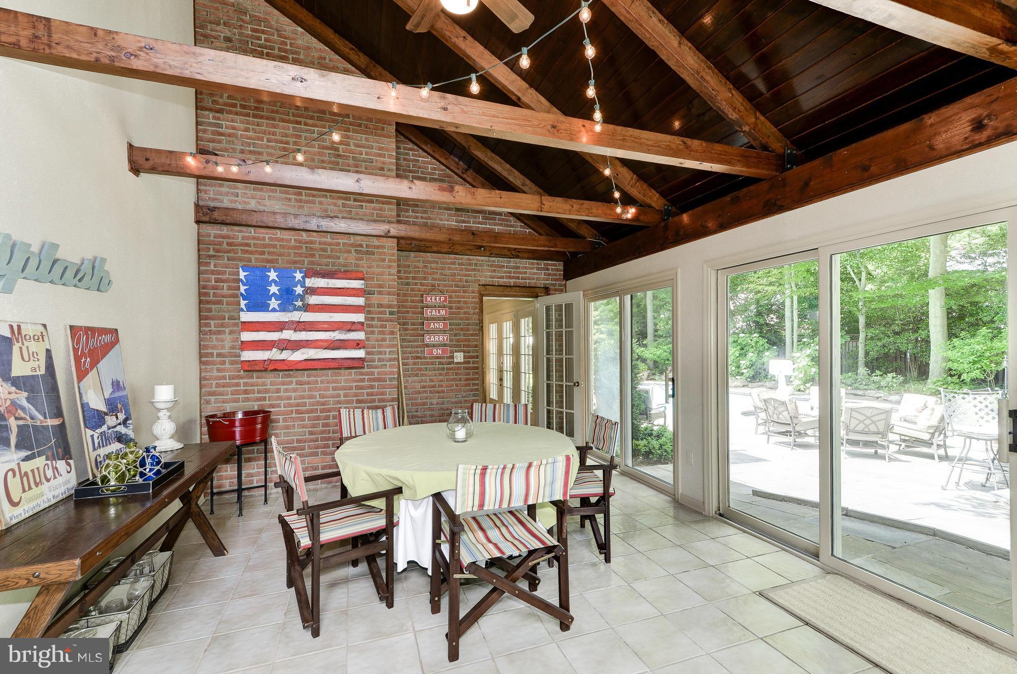 RIVER FALLS - Residential