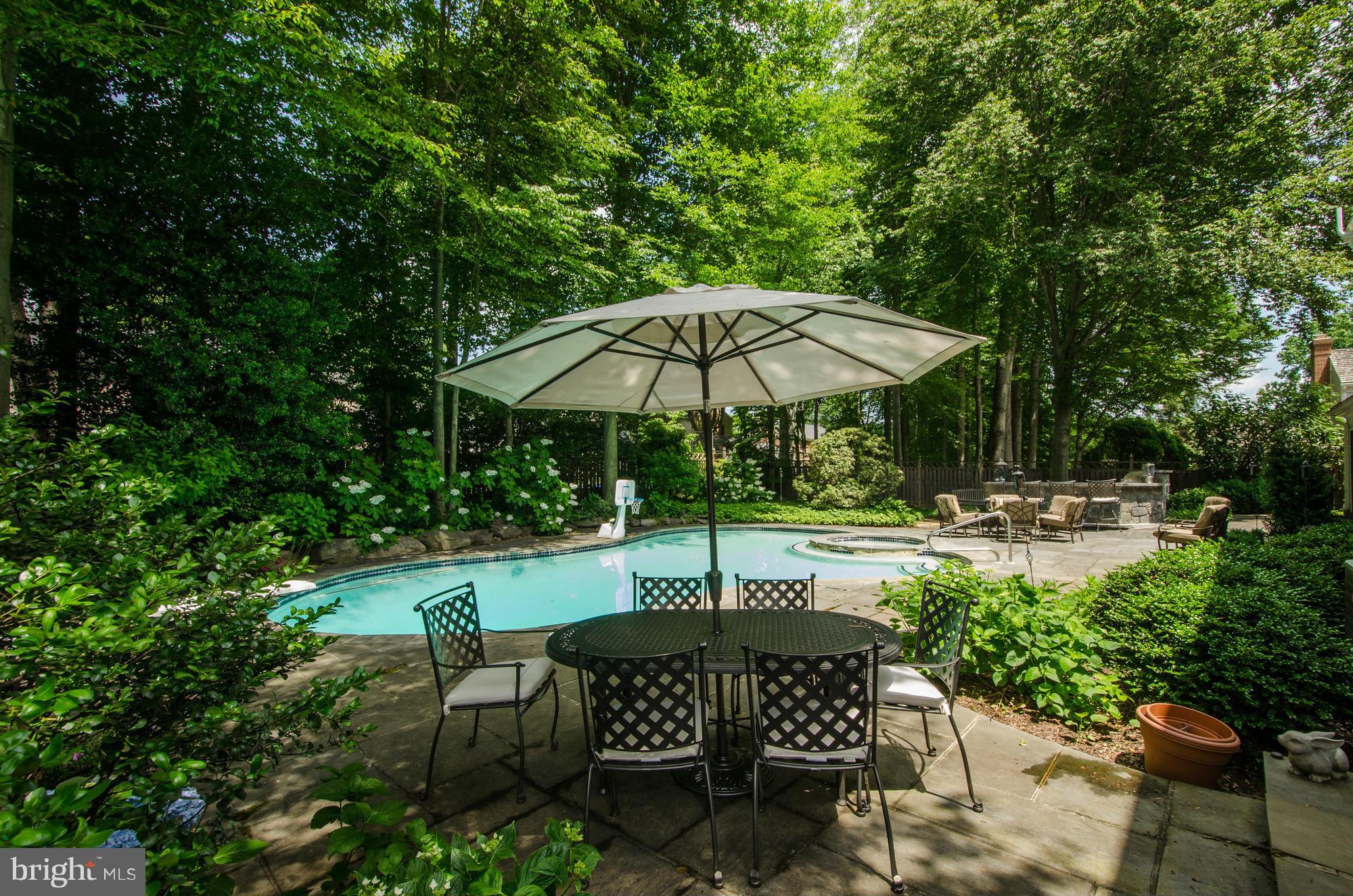 RIVER FALLS - Residential