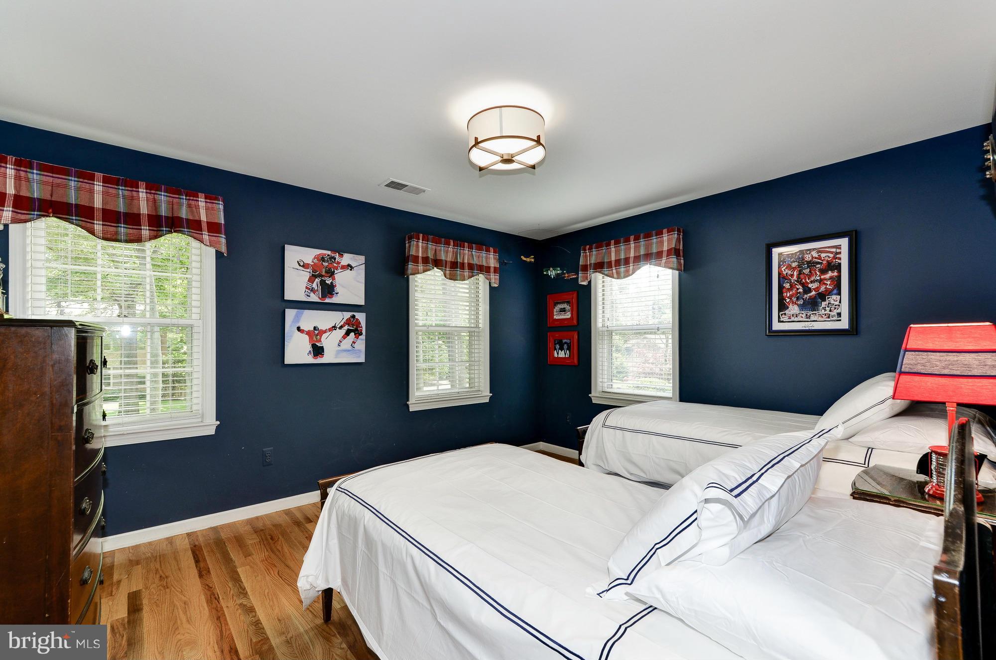 RIVER FALLS - Residential