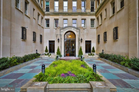 Apartment For Sale - 1901 Walnut Street #17F<br/> PHILADELPHIA, PA 19103