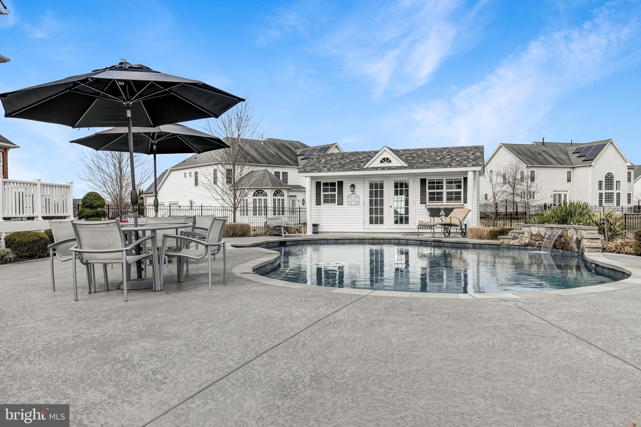 FAIRVIEW MANOR - Residential