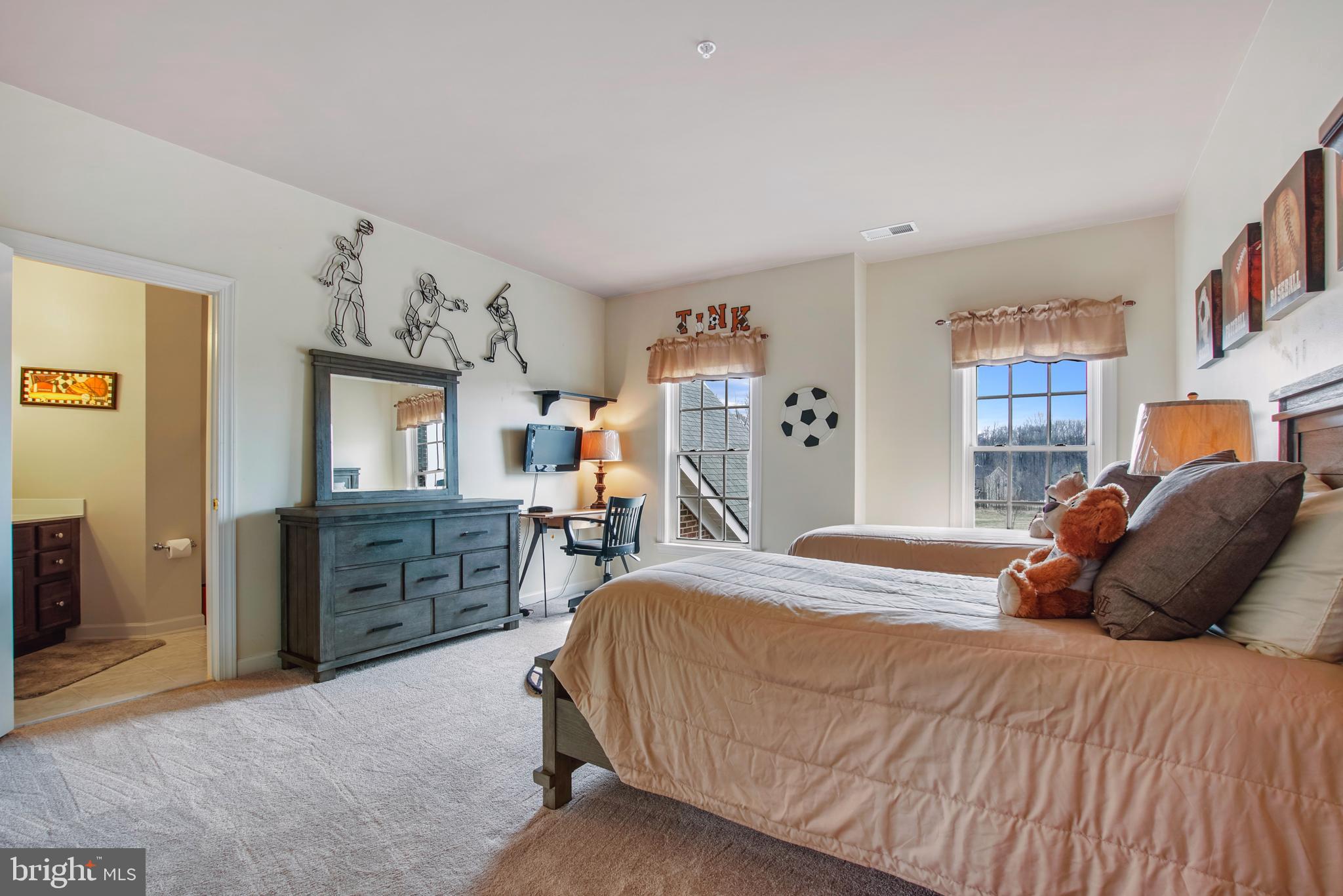 FAIRVIEW MANOR - Residential