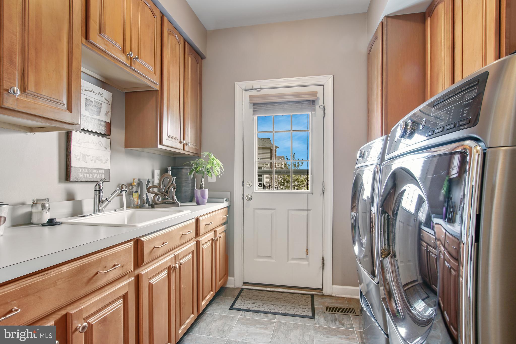 FAIRVIEW MANOR - Residential