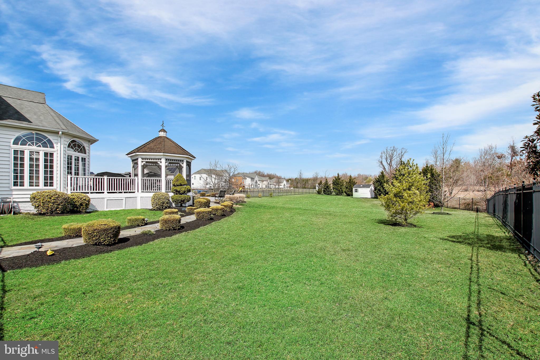 FAIRVIEW MANOR - Residential