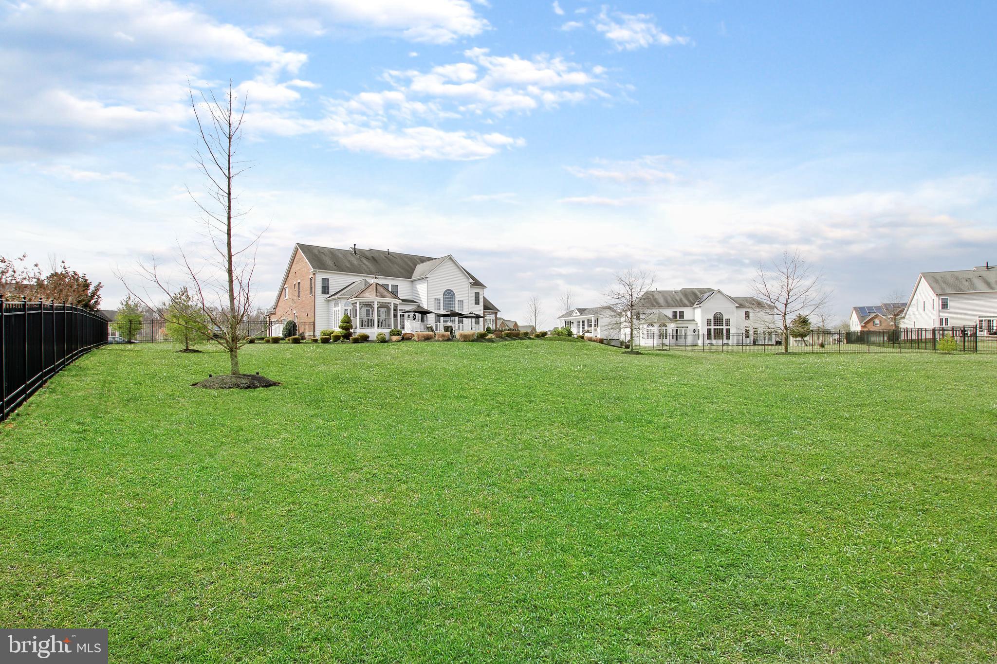 FAIRVIEW MANOR - Residential