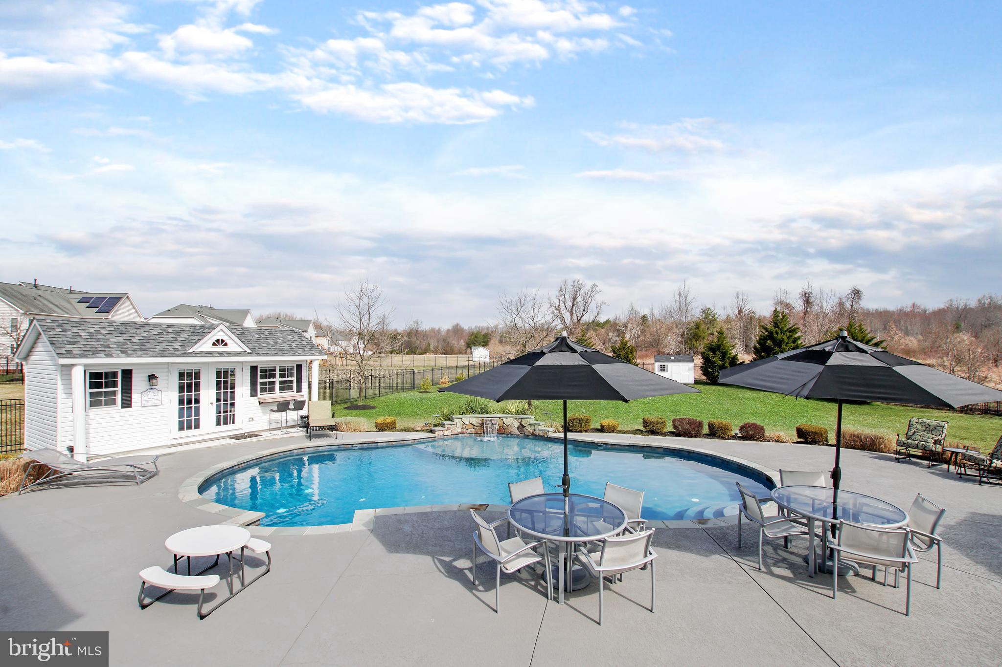 FAIRVIEW MANOR - Residential