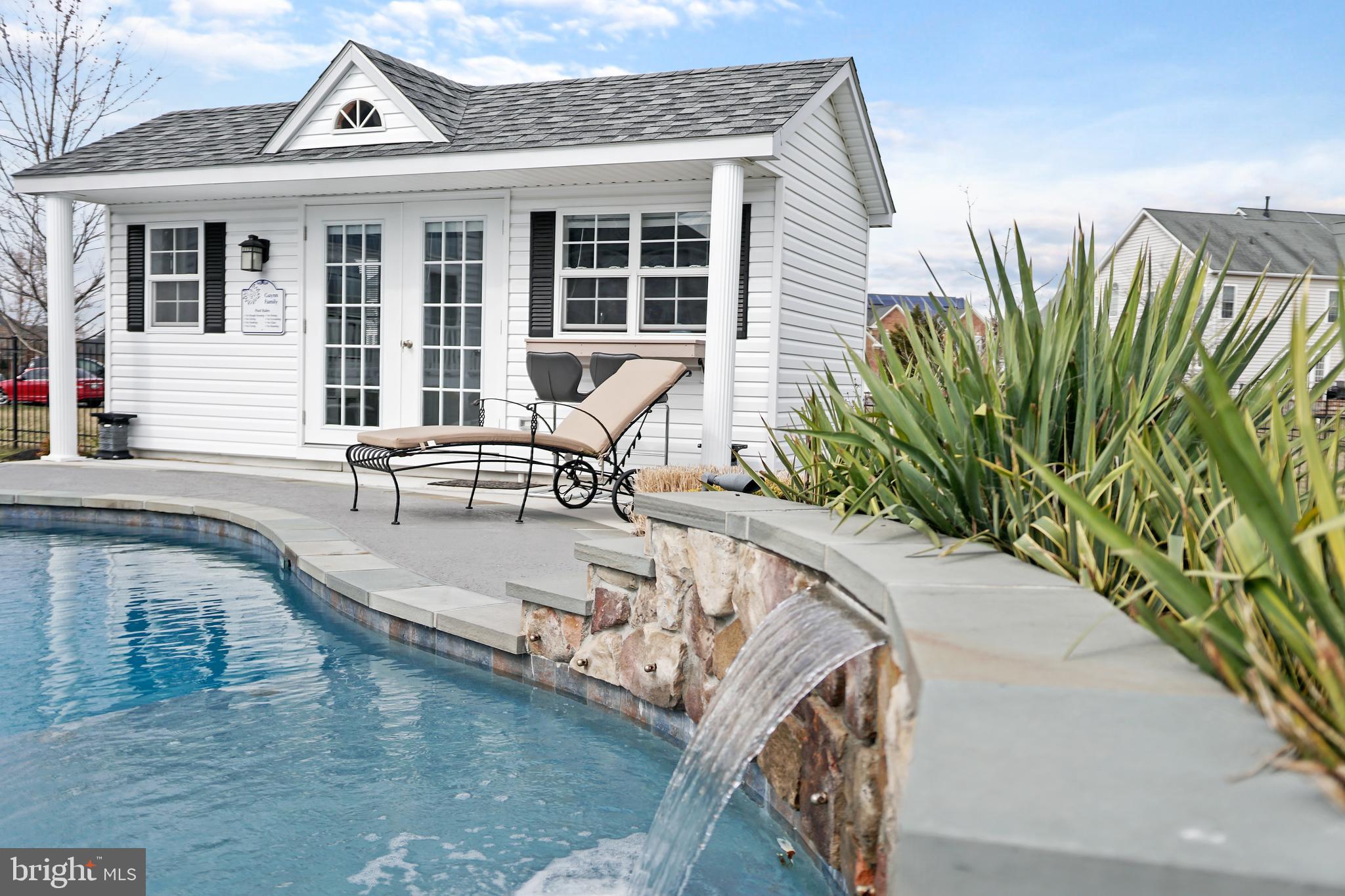 FAIRVIEW MANOR - Residential