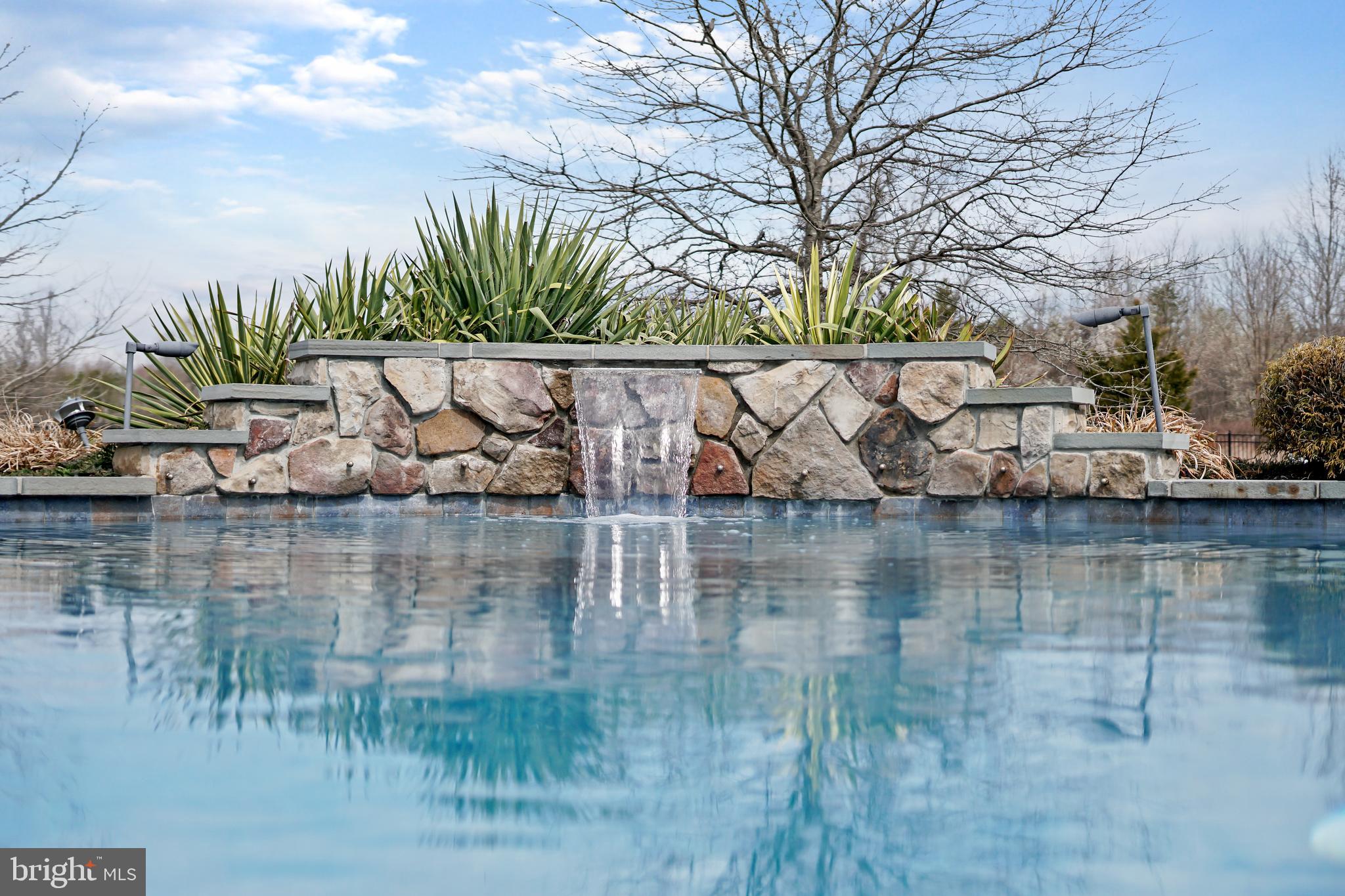 FAIRVIEW MANOR - Residential