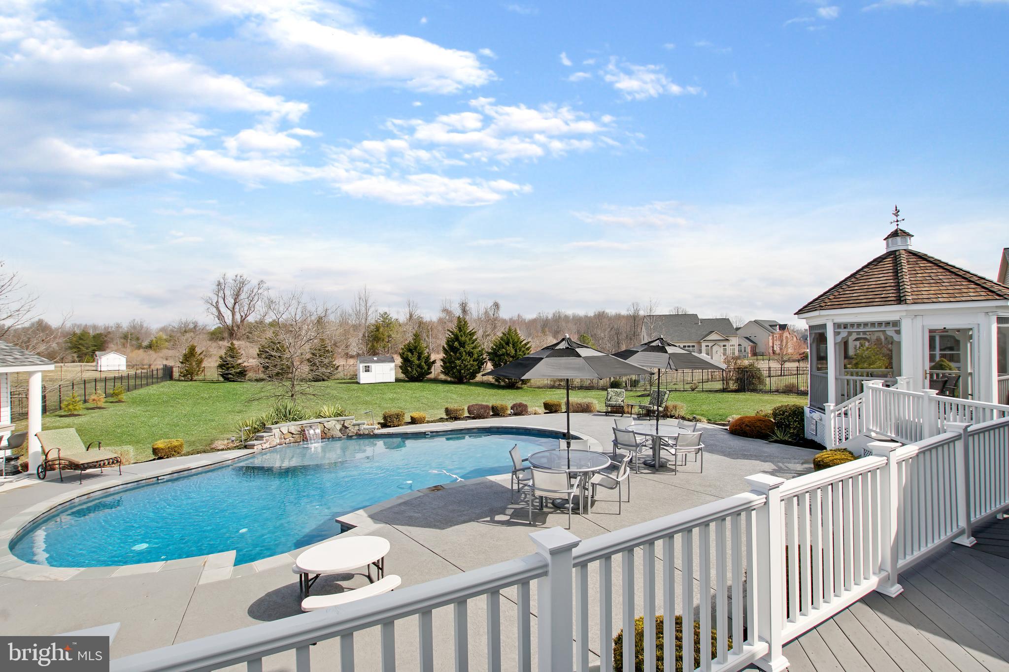 FAIRVIEW MANOR - Residential