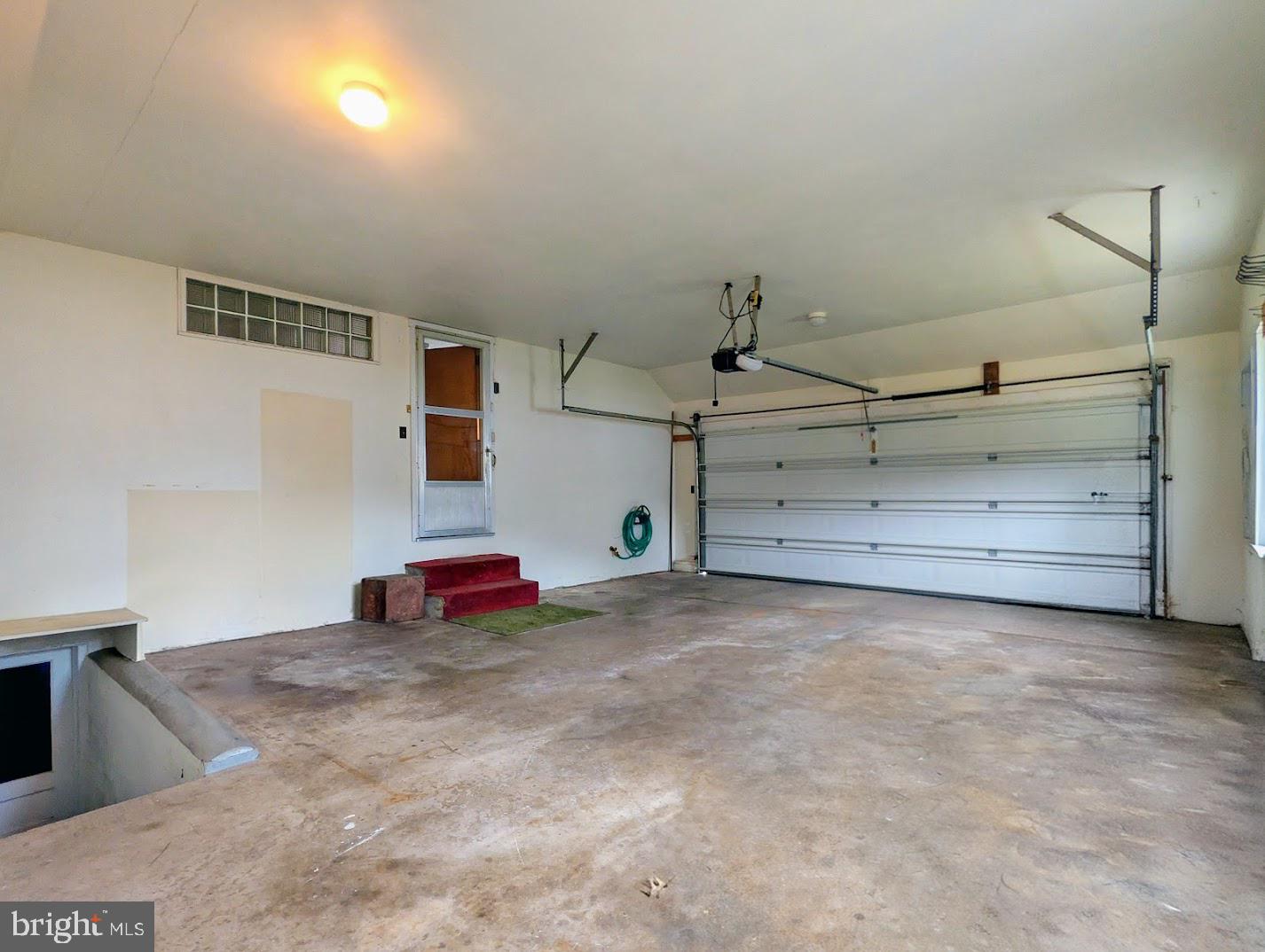 MEADOWBROOK TERRACE - Residential