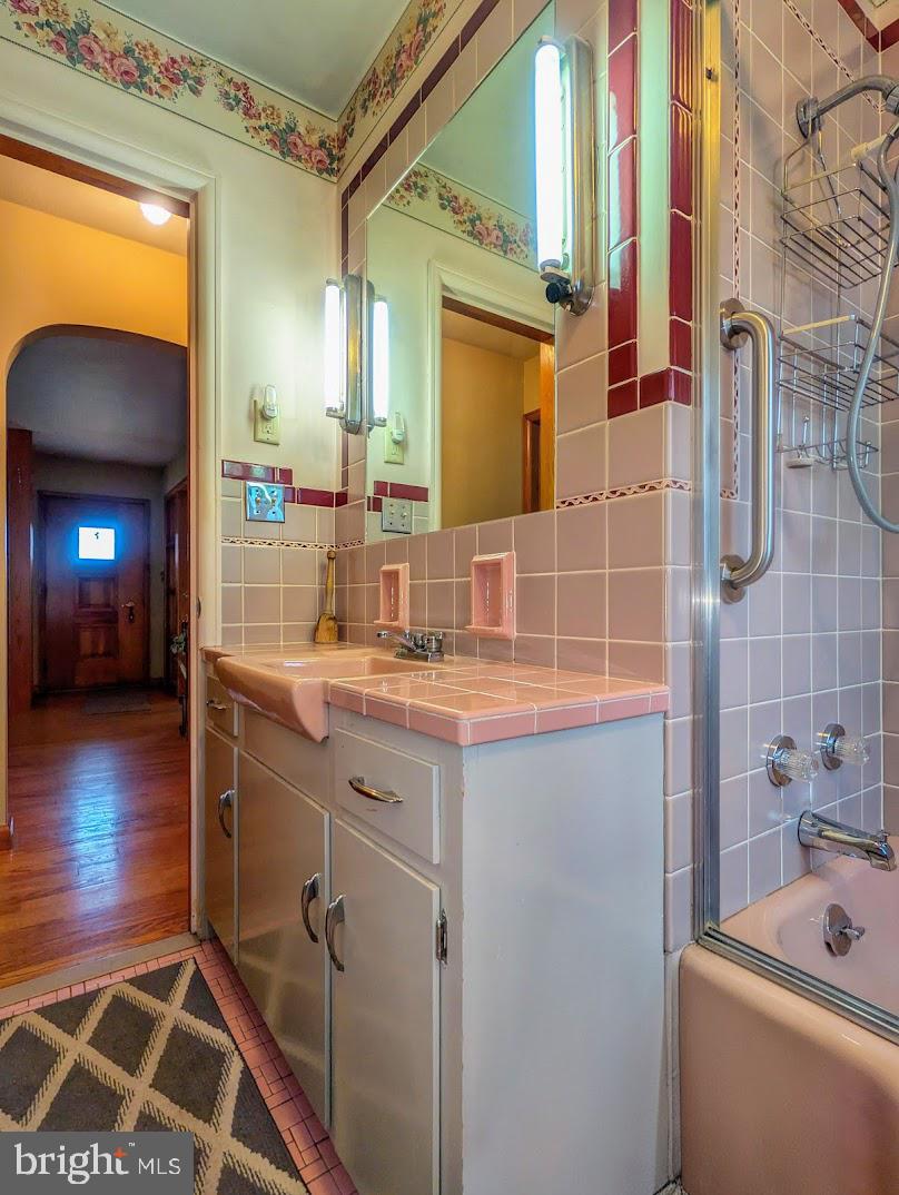 MEADOWBROOK TERRACE - Residential