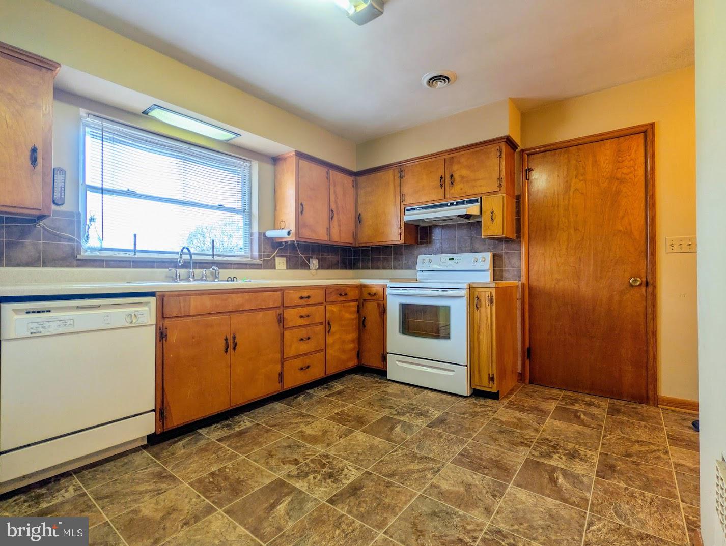 MEADOWBROOK TERRACE - Residential