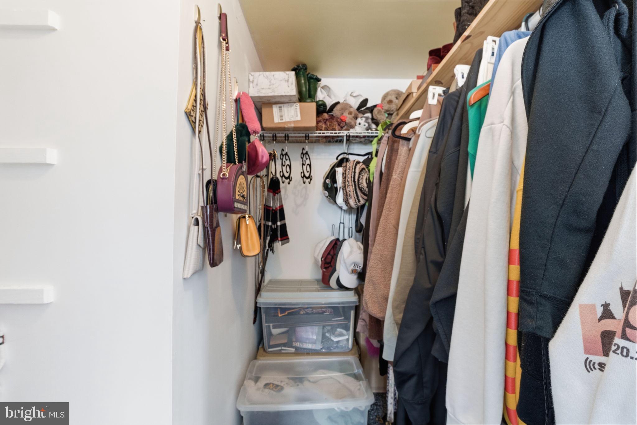 GRAVEL HILL STATIO - Residential