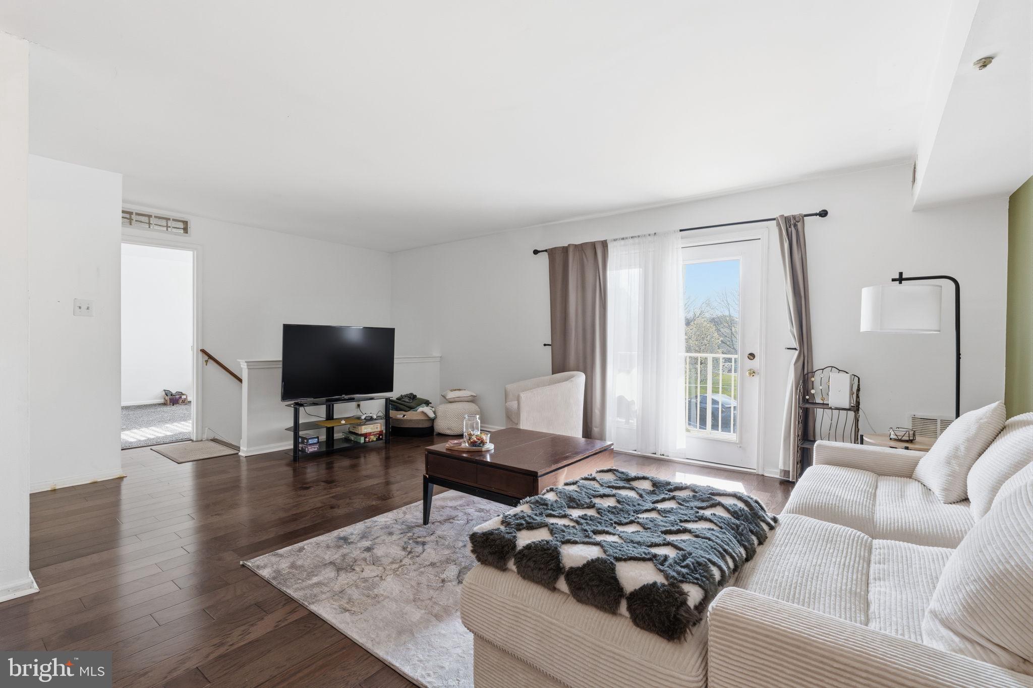 GRAVEL HILL STATIO - Residential