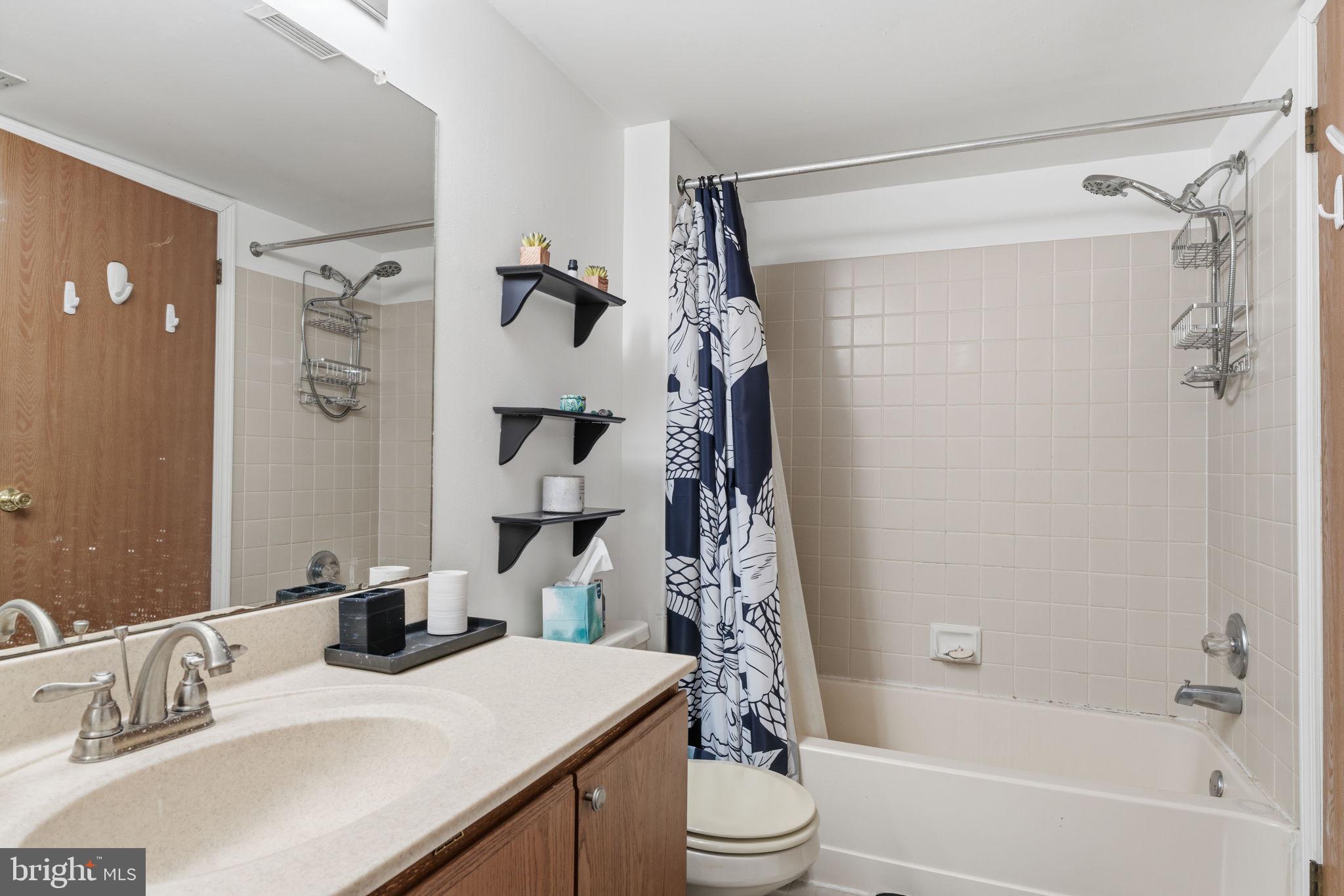 GRAVEL HILL STATIO - Residential