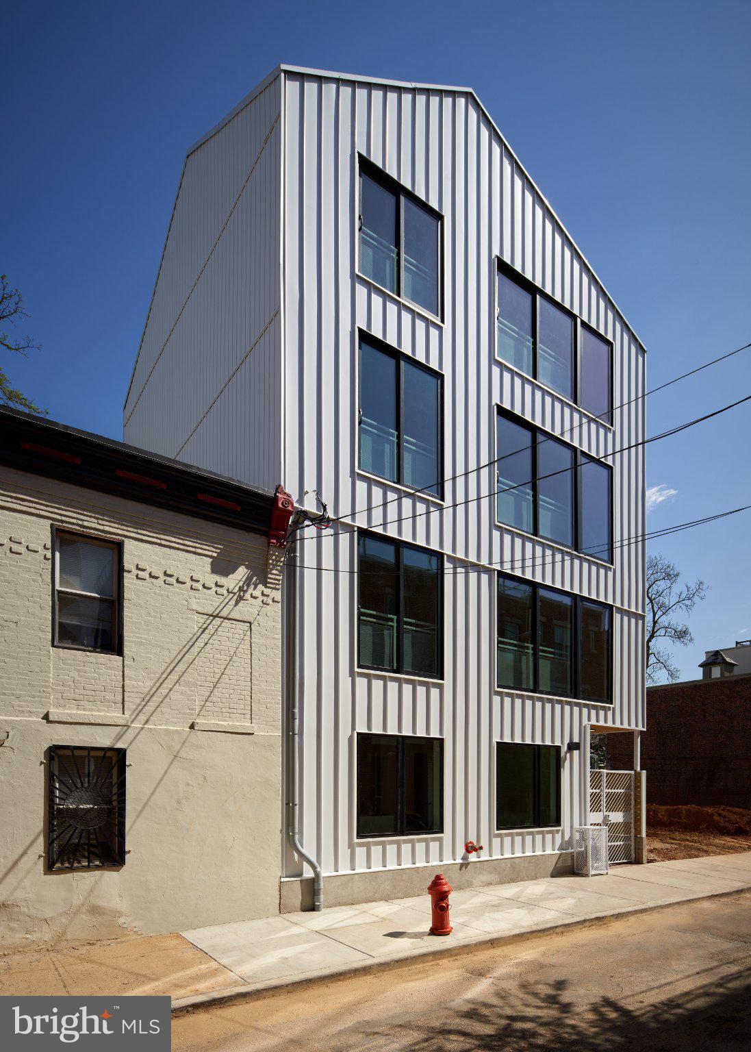 2011 CAMBRIDGE STREET E