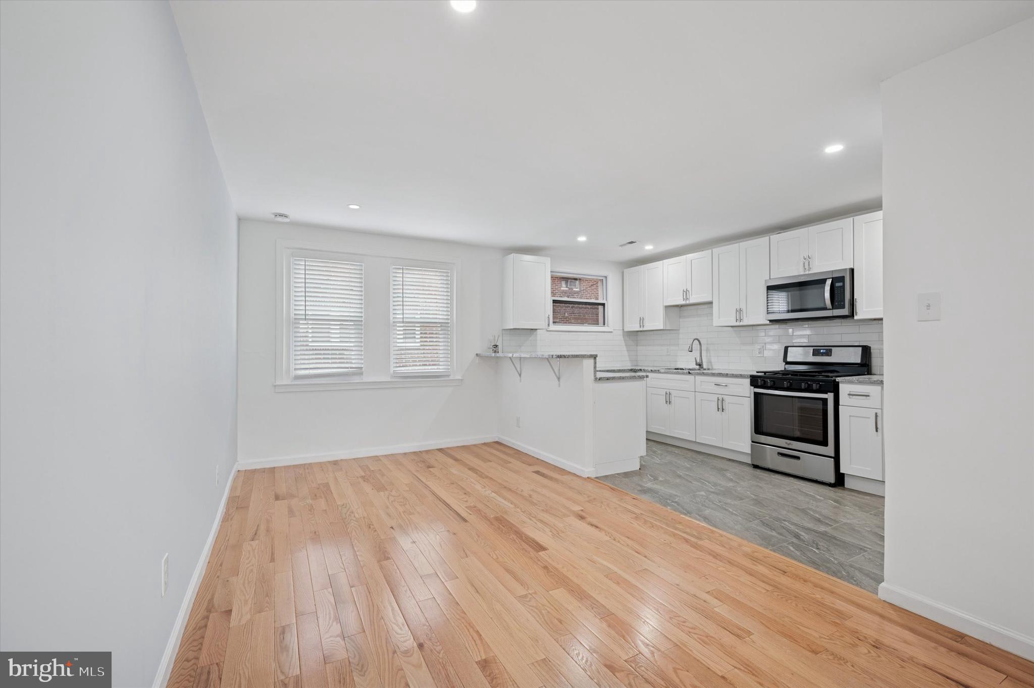 OXFORD CIRCLE - Residential