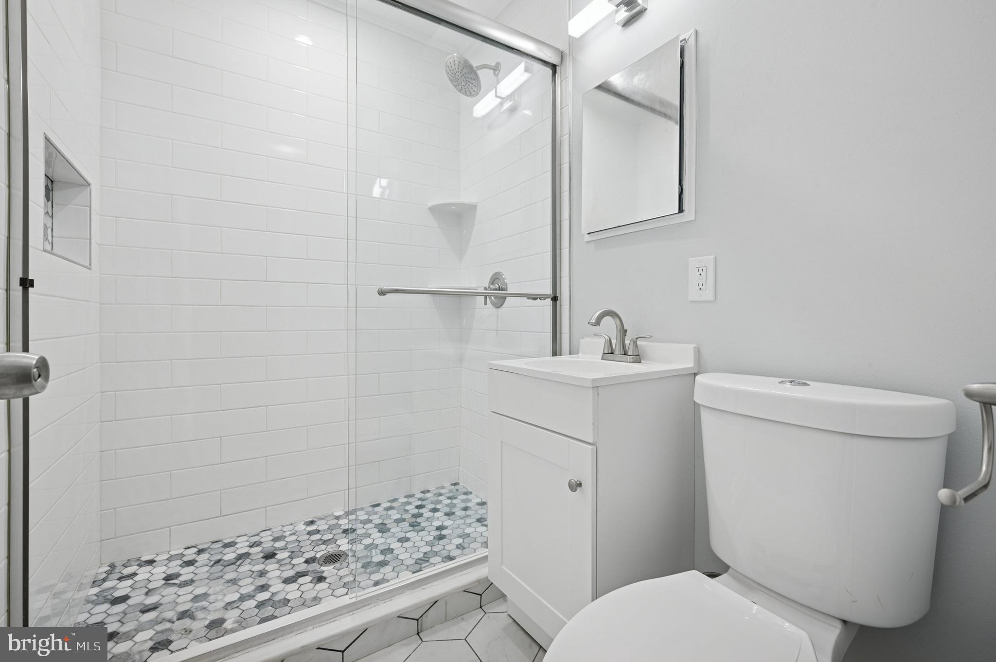 OXFORD CIRCLE - Residential