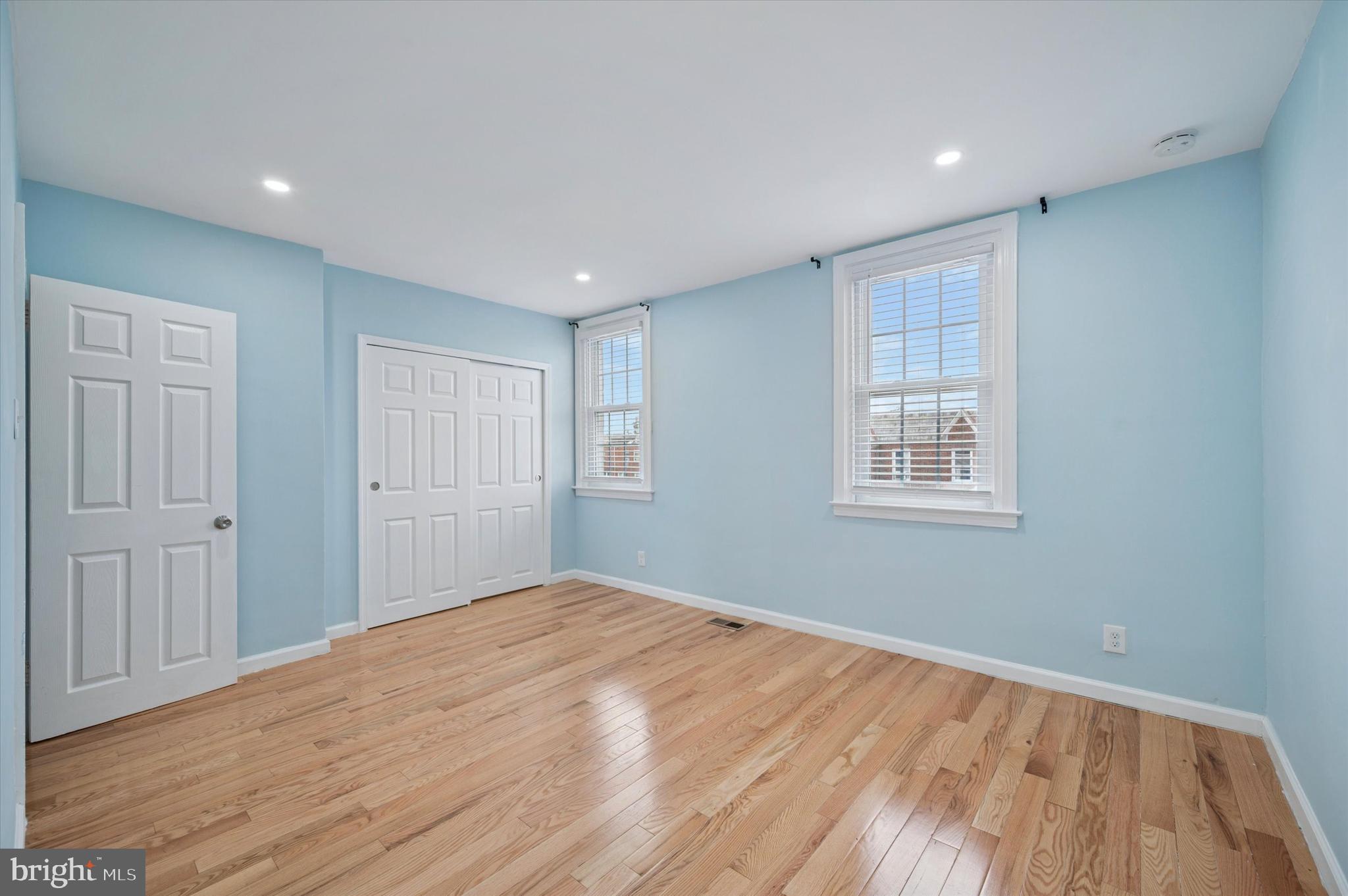 OXFORD CIRCLE - Residential