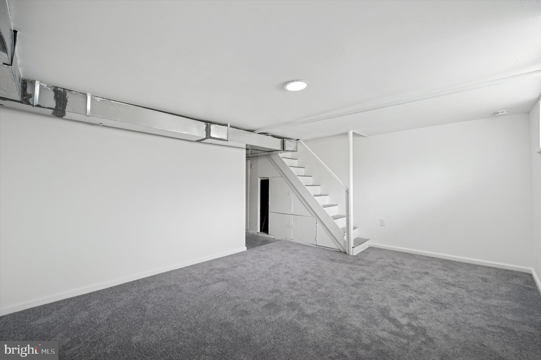 OXFORD CIRCLE - Residential