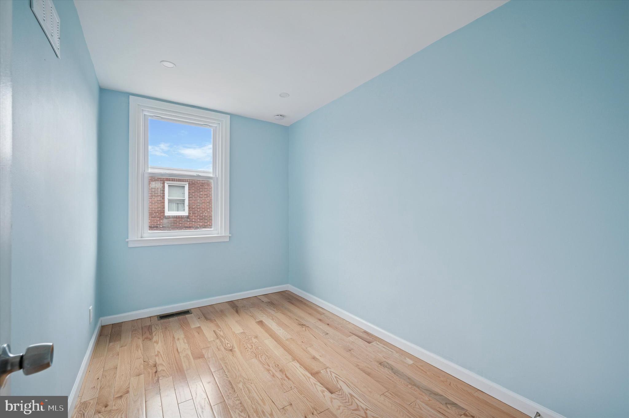 OXFORD CIRCLE - Residential