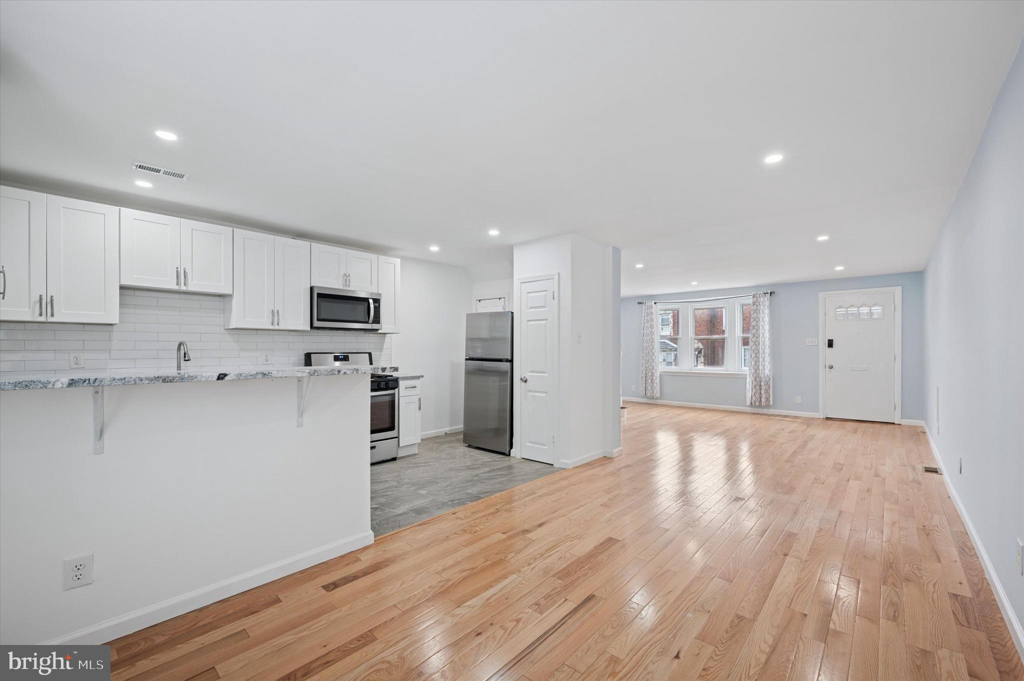 OXFORD CIRCLE - Residential