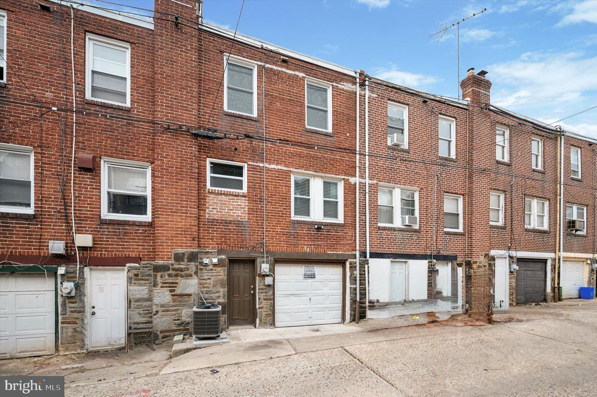 OXFORD CIRCLE - Residential