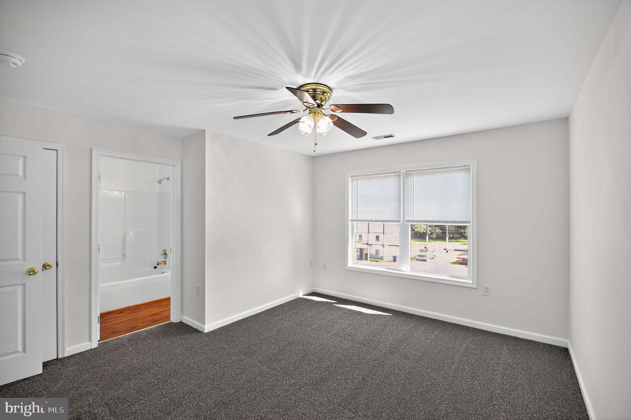 WEST SIDE - Residential