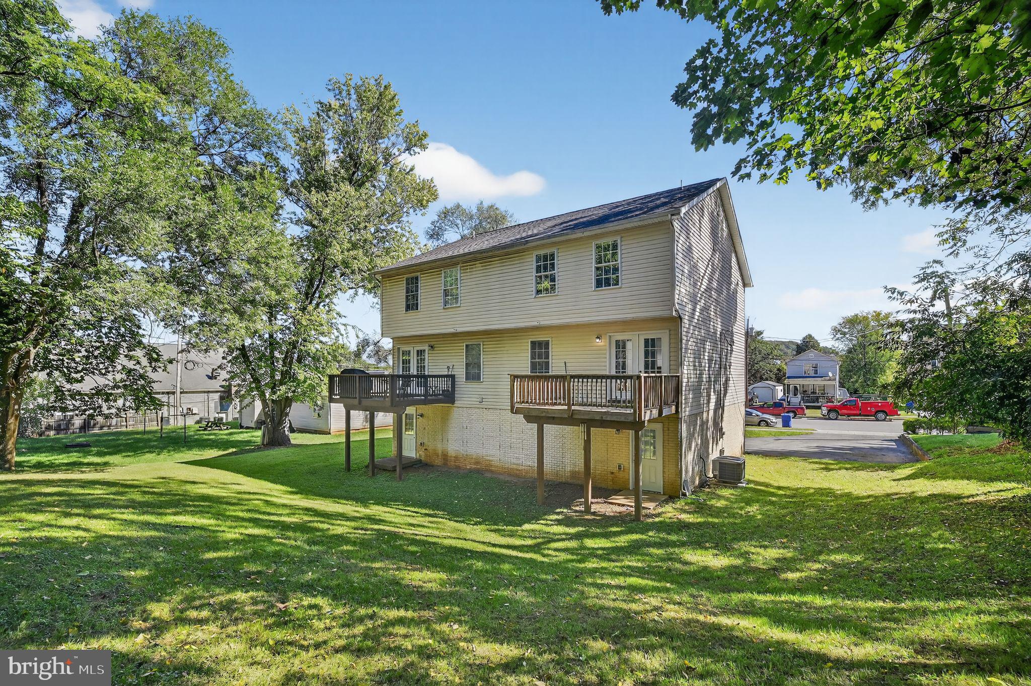 WEST SIDE - Residential