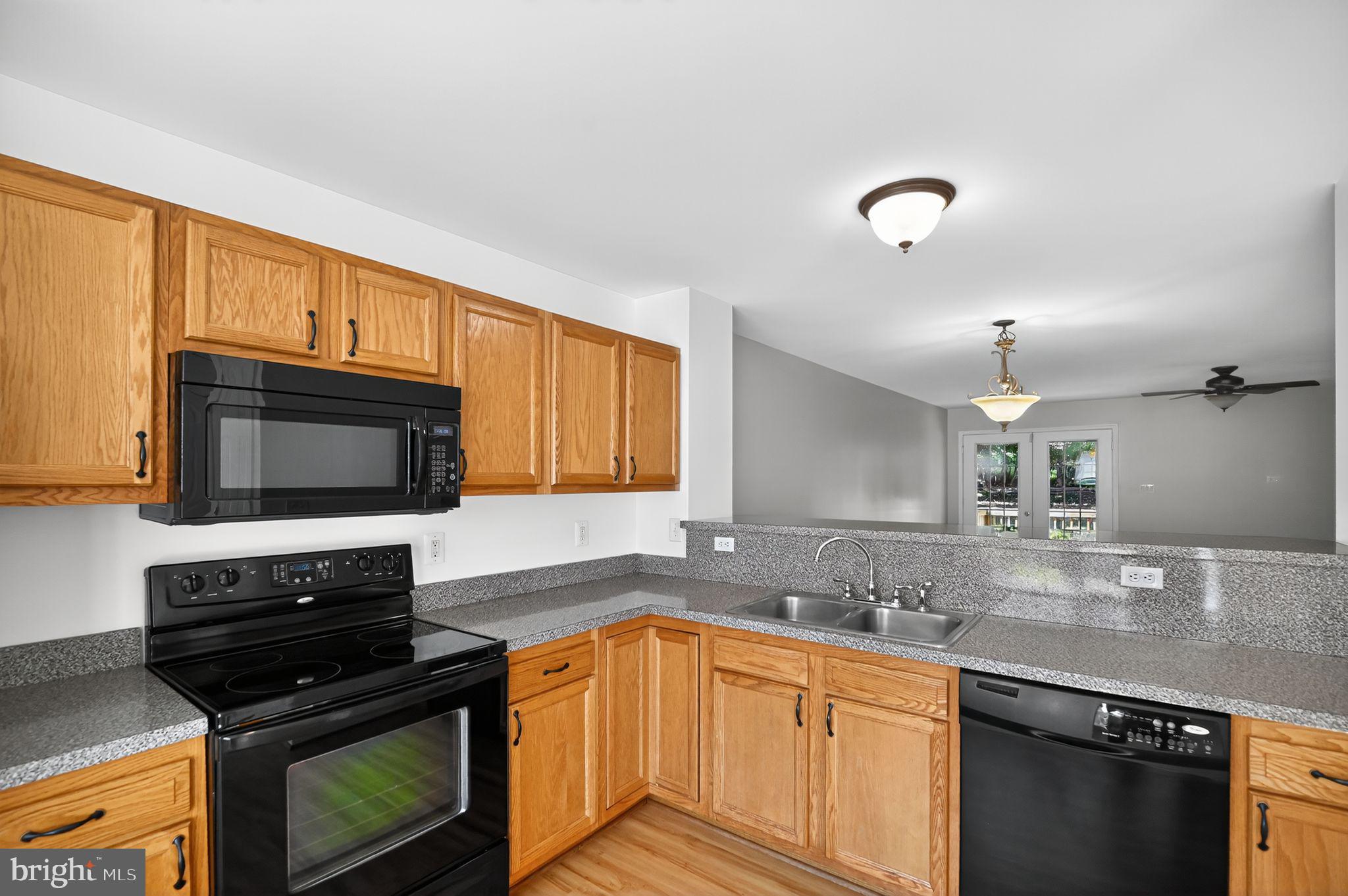 WEST SIDE - Residential