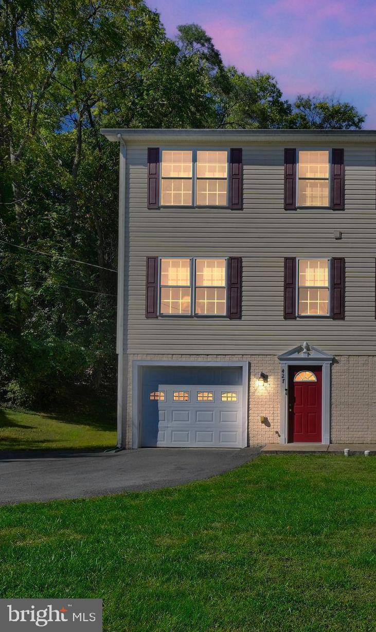 WEST SIDE - Residential