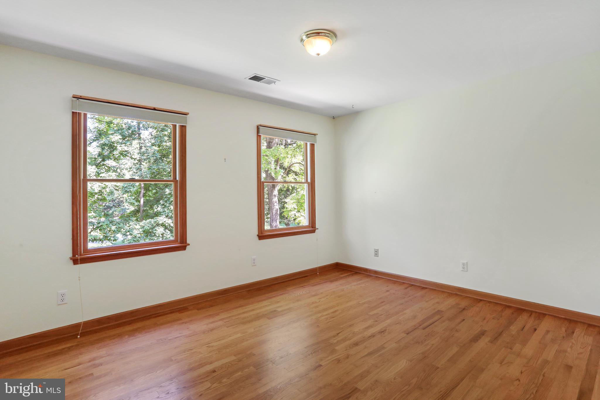 GLENN WOODS - Residential