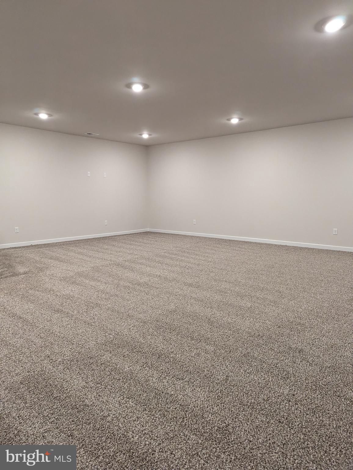 ROBINSONS PARADISE - Residential Lease