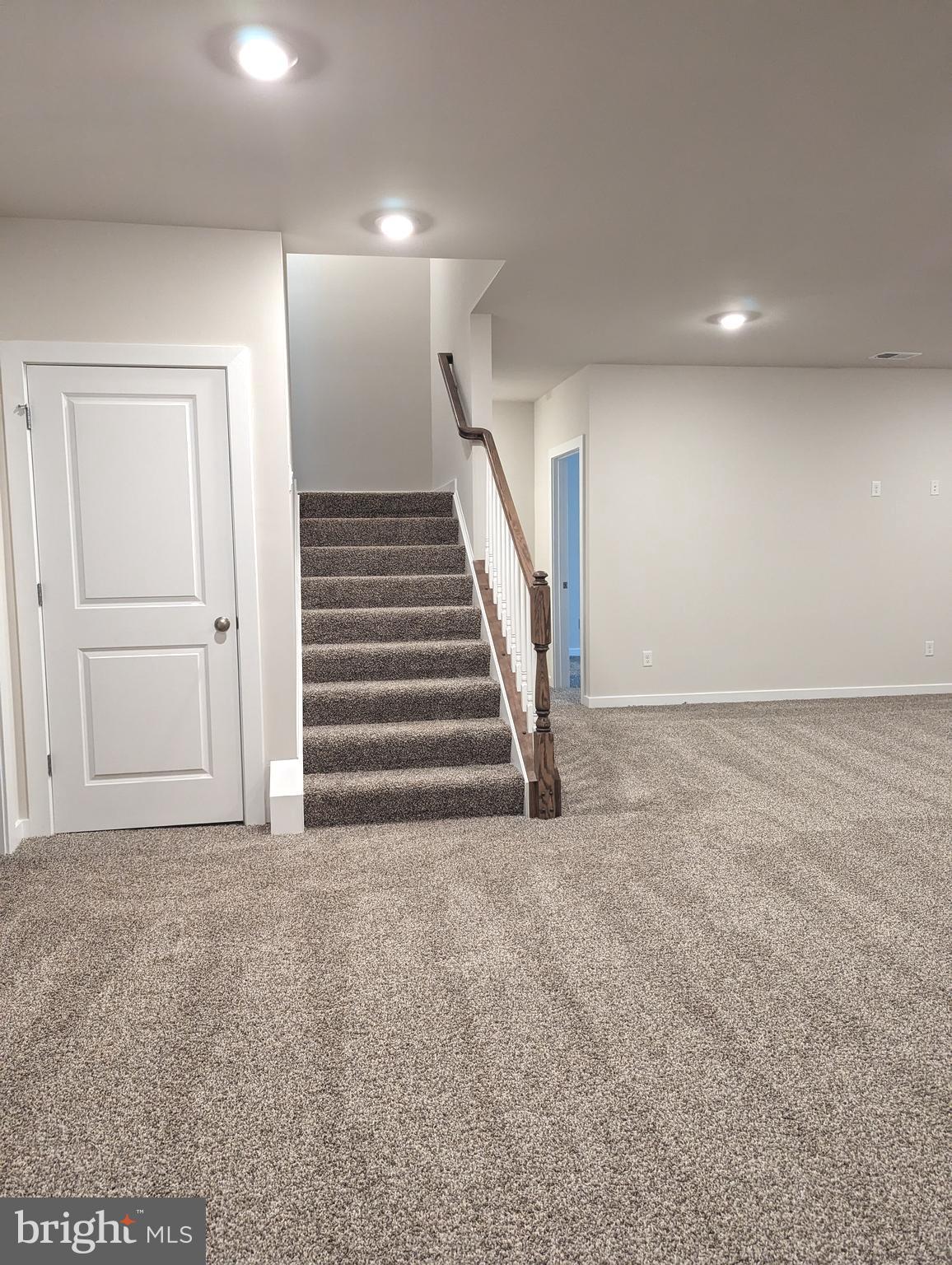 ROBINSONS PARADISE - Residential Lease