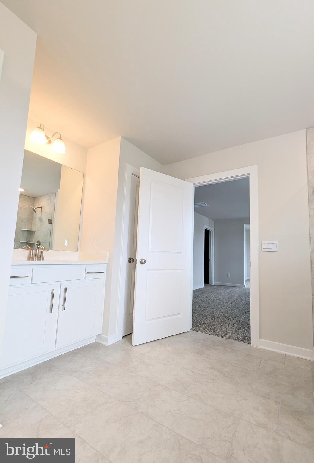 ROBINSONS PARADISE - Residential Lease