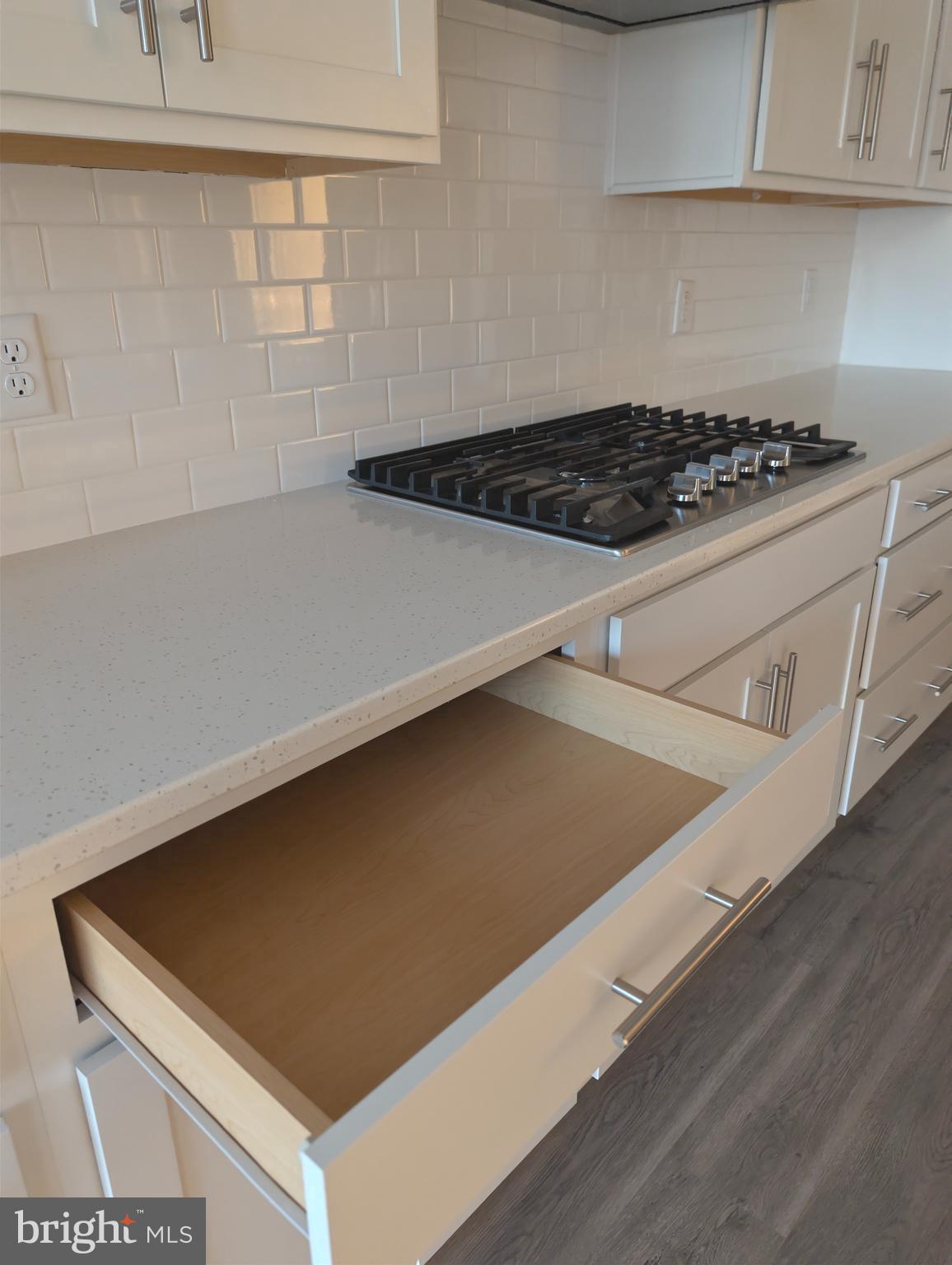 ROBINSONS PARADISE - Residential Lease