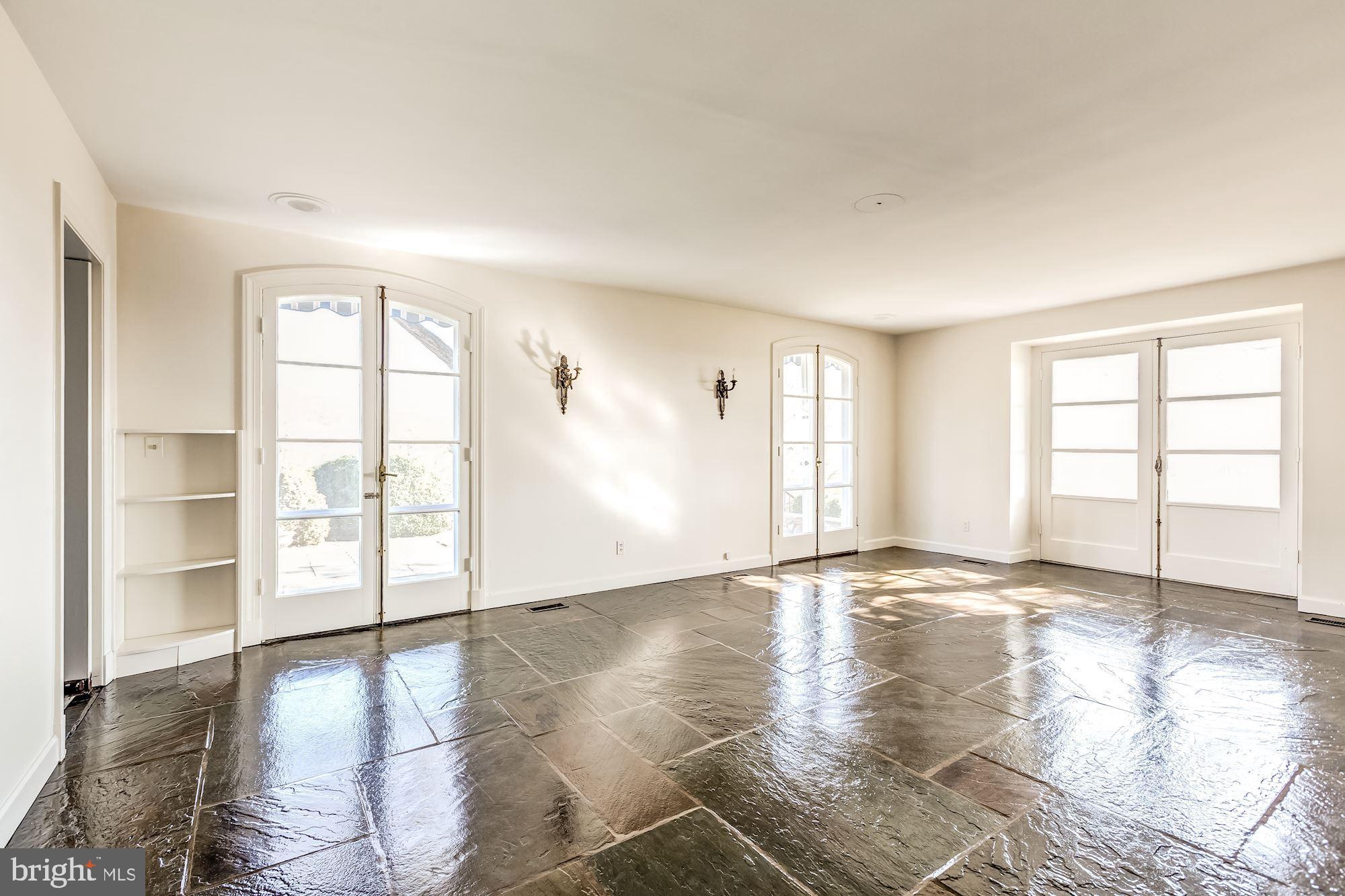 UPPERVILLE - Residential