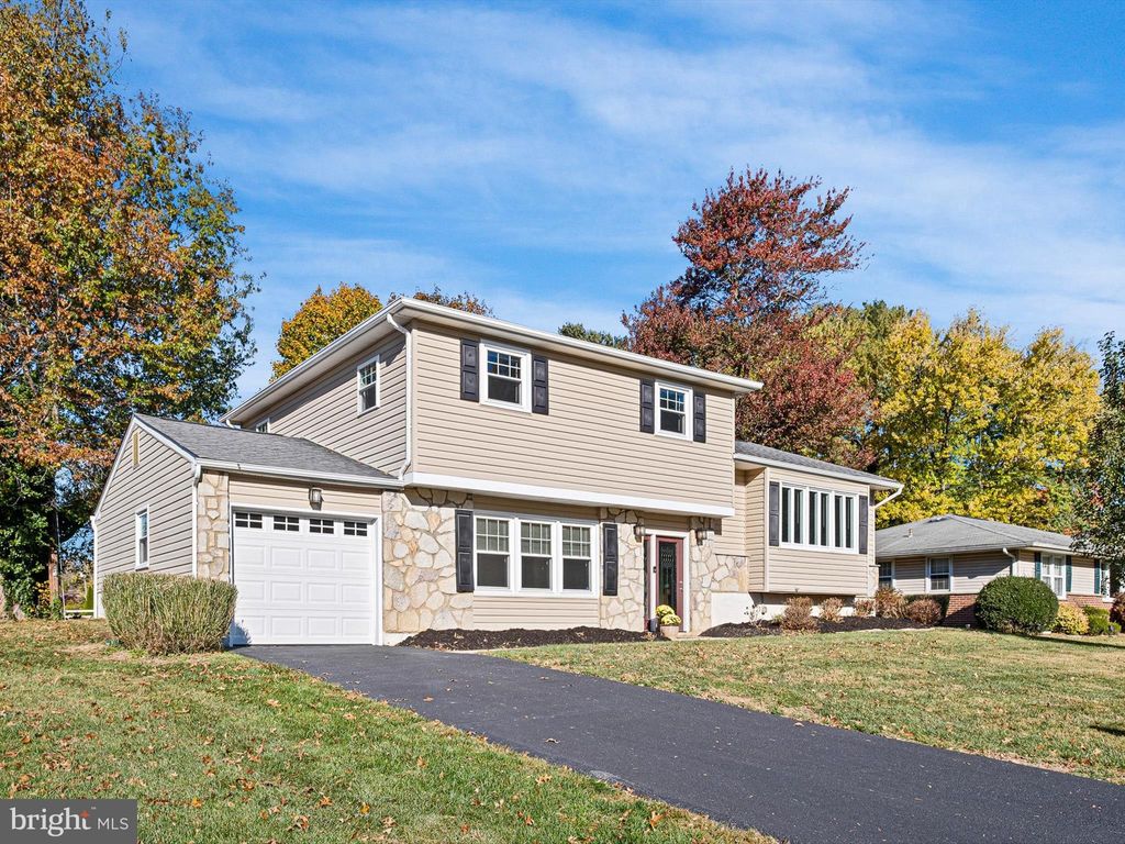 Photo of 2103 Brandywood Drive, WILMINGTON, DE 19810 (MLS # DENC2091304)