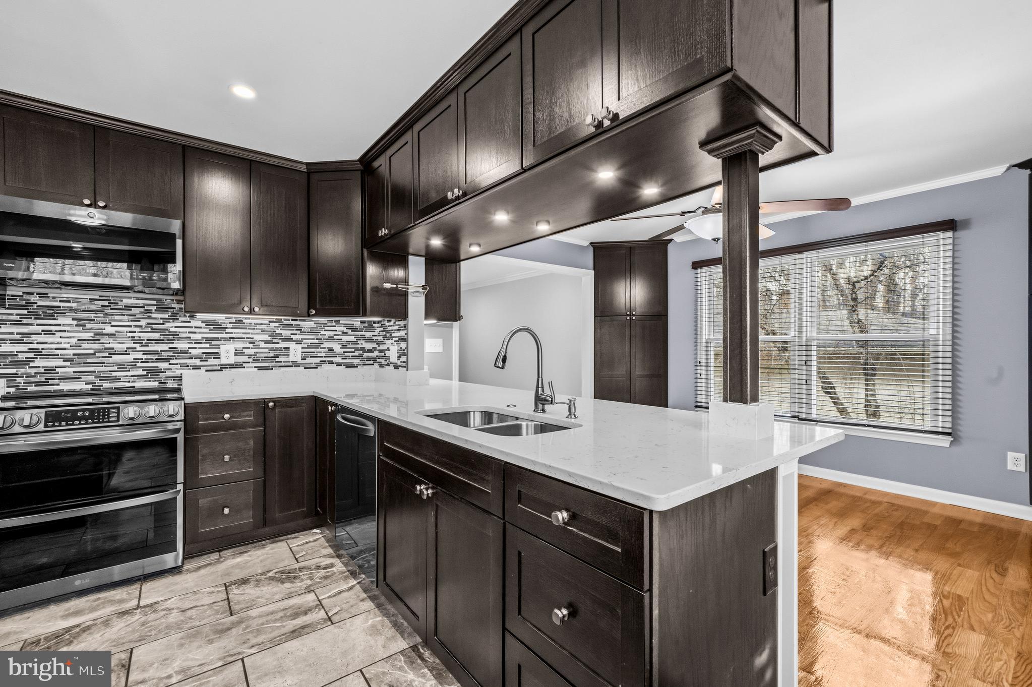 LONGWOOD KNOLLS - Residential