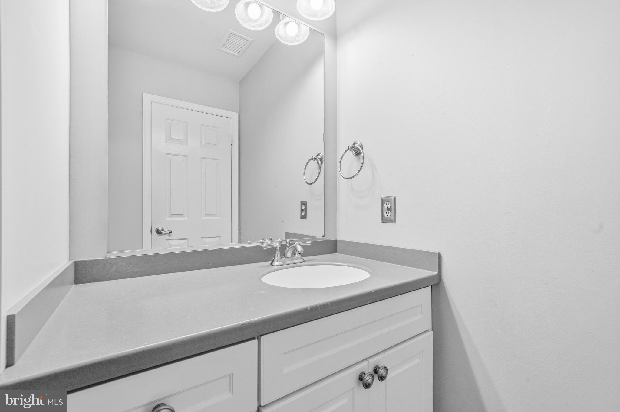 LONGWOOD KNOLLS - Residential