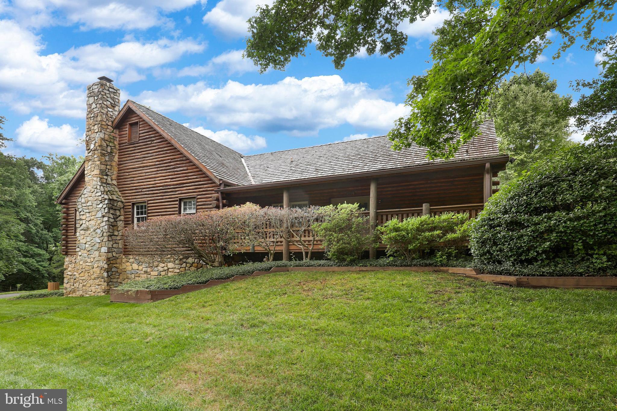 LONGWOOD KNOLLS - Residential