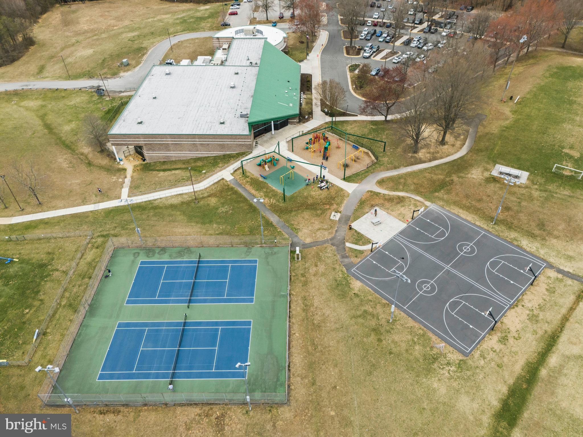 LONGWOOD KNOLLS - Residential