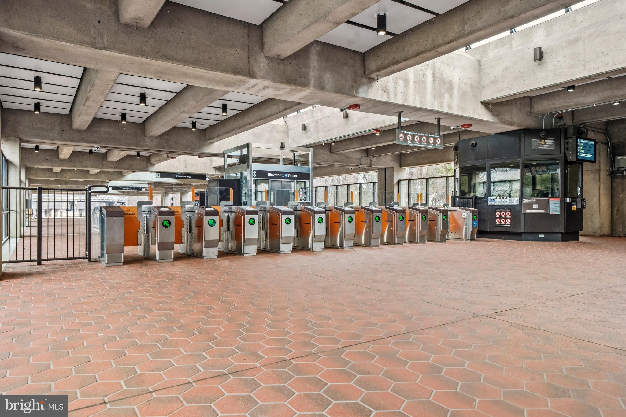 LONGWOOD KNOLLS - Residential