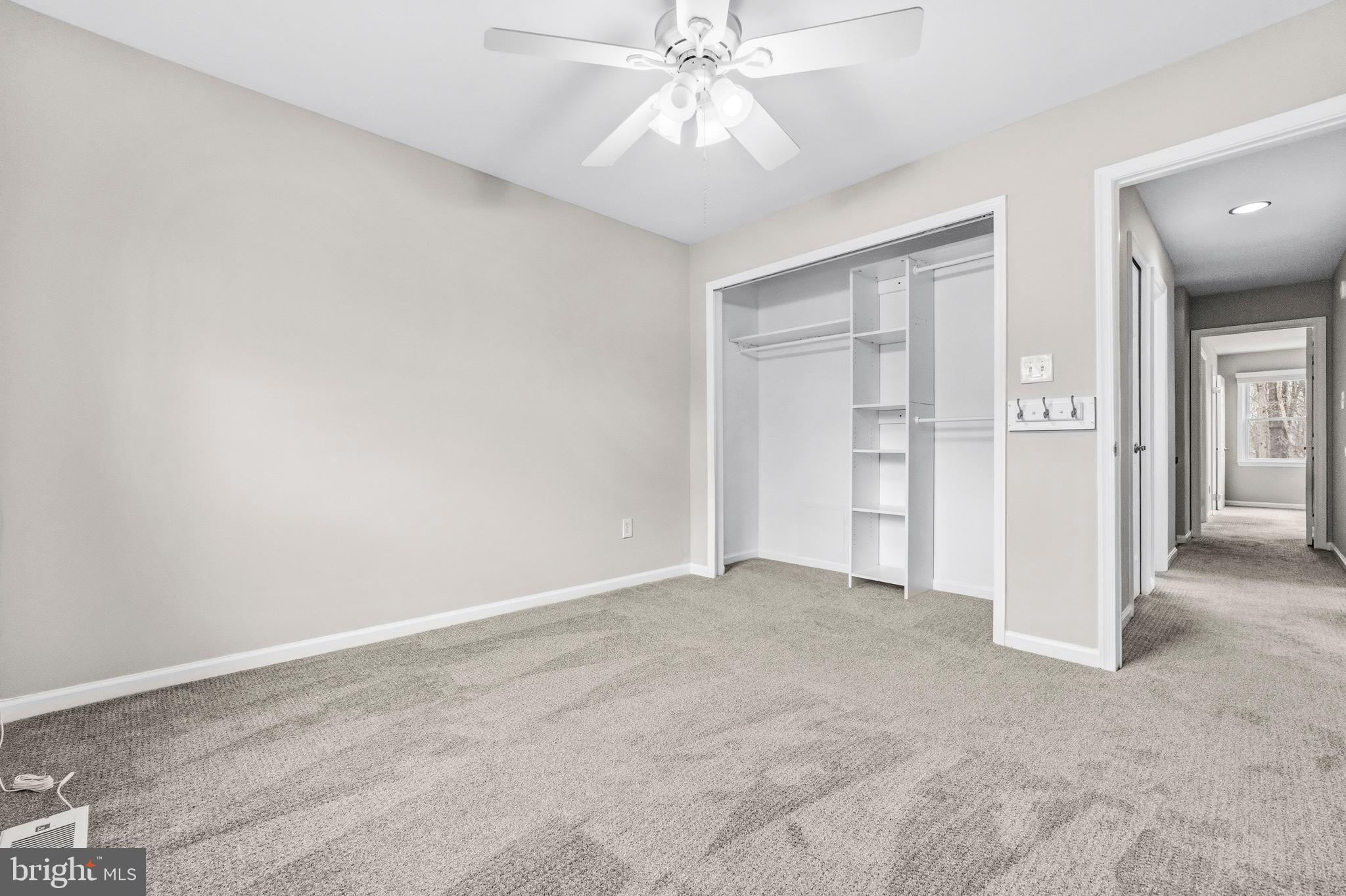 LONGWOOD KNOLLS - Residential