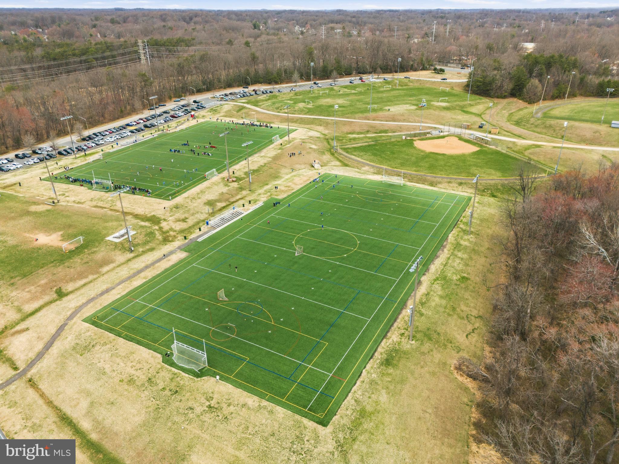 LONGWOOD KNOLLS - Residential